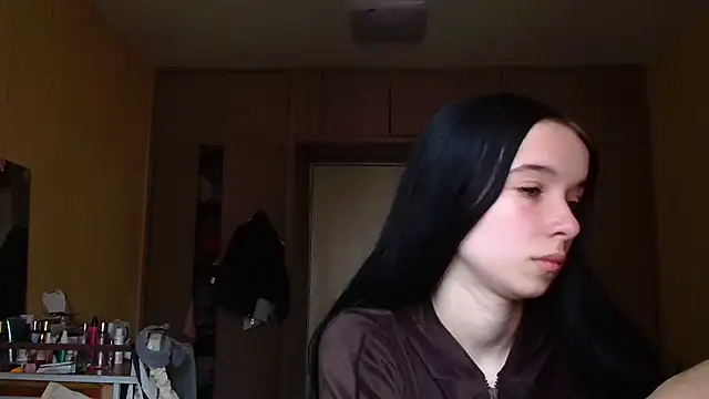 Emilia Light online show from March 30, 2026, 7:20 am