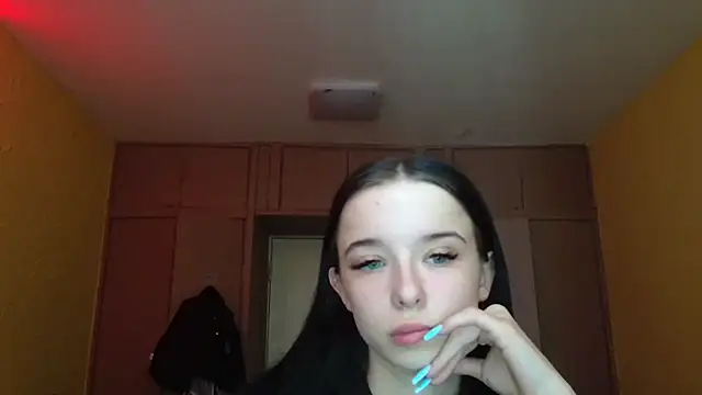 Emilia Light online show from April 20, 2026, 8:39 am