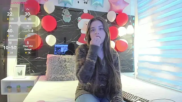 ZOE LE online show from December 18, 2025, 11:27 am