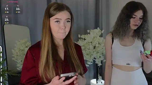 TwixieGuo online show from October 11, 2025, 4:33 am