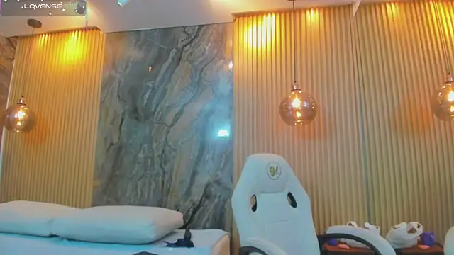 beca winn online show from March 5, 2026, 11:50 am