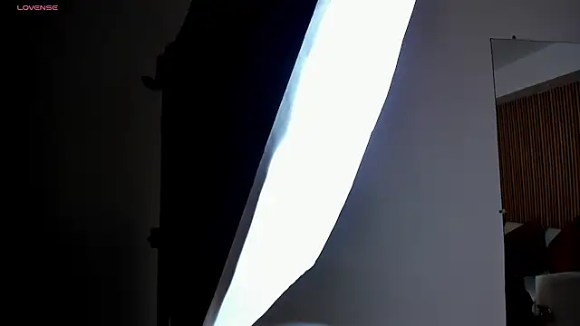 Caroline Millerr online show from November 29, 2025, 11:35 am