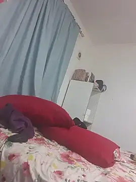 Sexyyeyes244 online show from February 4, 2026, 4:57 pm