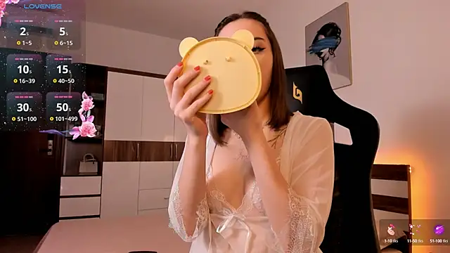 AmyVilvet  online show from September 28, 2025, 8:14 pm