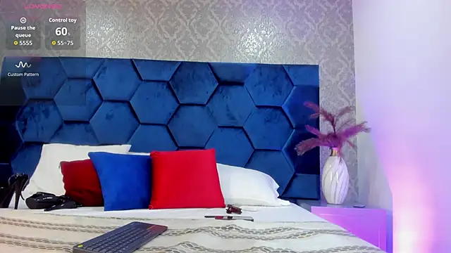 Angelina Roa online show from December 14, 2025, 11:48 am