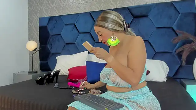 Angelina Roa online show from January 15, 2026, 3:27 pm