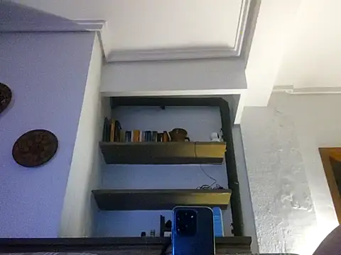 Snapshot of morenet_festero chatting on April 1, 2026, 5:08 am morenet festero online show from April 1, 2026, 5:08 am