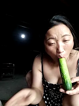 zhen-zo online show from October 23, 2025, 3:39 am