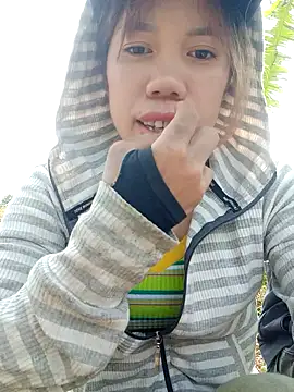 nhinhi-sexy online show from November 5, 2025, 2:11 am