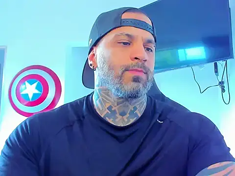 JoshRigby online show from November 17, 2025, 7:52 pm