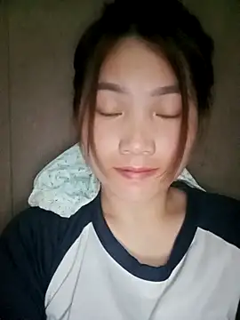 min-xinh online show from October 4, 2025, 5:11 pm