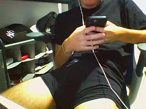 AlbertoRuiz086 online show from October 25, 2025, 7:49 am