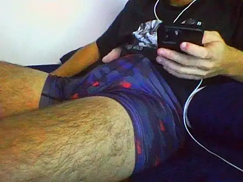 AlbertoRuiz086 online show from October 27, 2025, 7:34 am