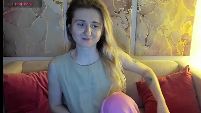 CamillaDreamer online show from April 20, 2026, 6:16 am