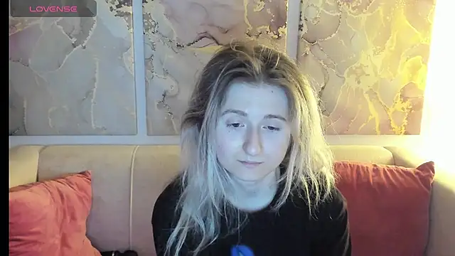 CamillaDreamer online show from April 22, 2026, 12:35 am