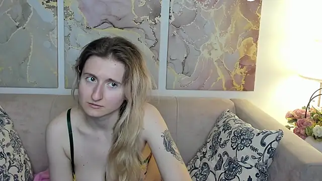 CamillaDreamer online show from May 22, 2026, 12:18 am