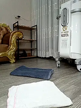 Ori-Min online show from December 1, 2025, 2:05 am