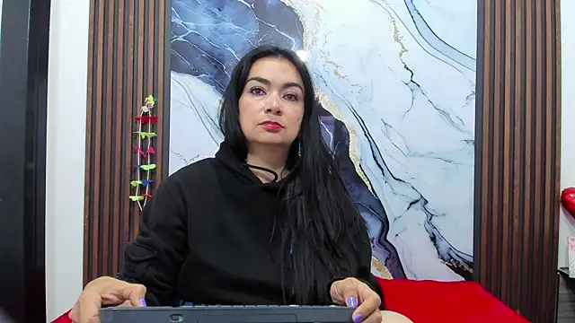 angelinee39 online show from November 30, 2025, 9:24 am