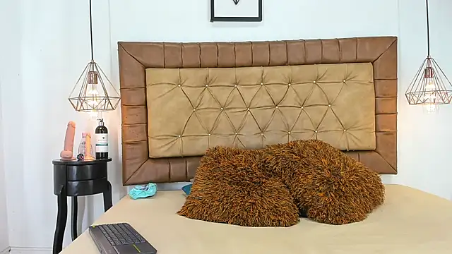 hannarose1208 online show from October 14, 2025, 1:23 pm