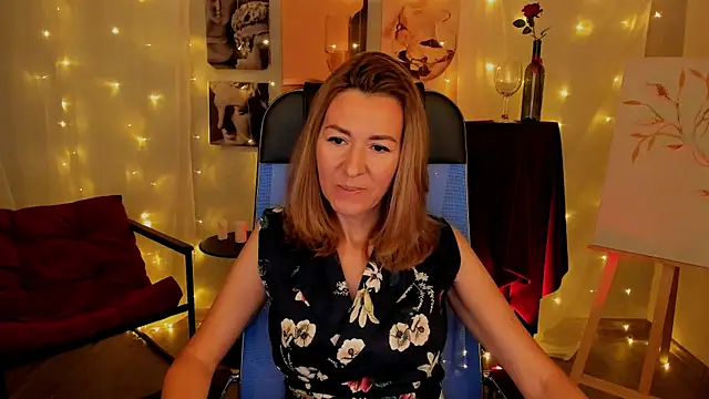 DonnaSmitth online show from October 25, 2025, 7:05 am