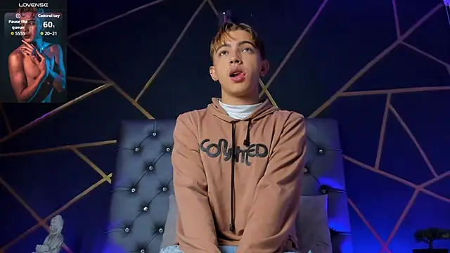 Lian Miller1  online show from January 19, 2026, 12:31 pm