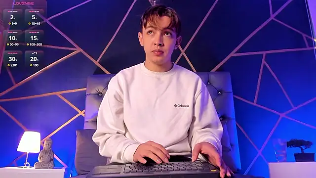 Lian Miller1  online show from February 26, 2026, 12:15 pm