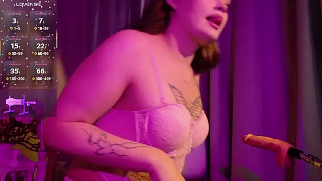 EvaaLane online show from October 2, 2025, 9:05 am