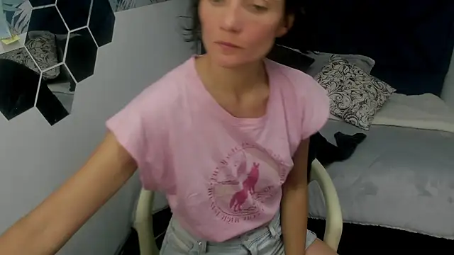 Valery More   online show from October 26, 2025, 3:07 pm