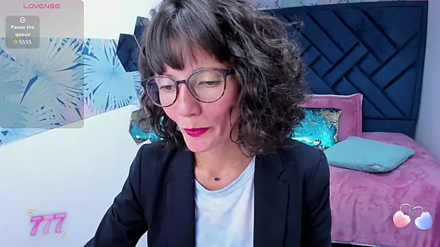Snapshot of Valery_More__ chatting on April 29, 2026, 5:30 pm Valery More online show from April 29, 2026, 5:30 pm