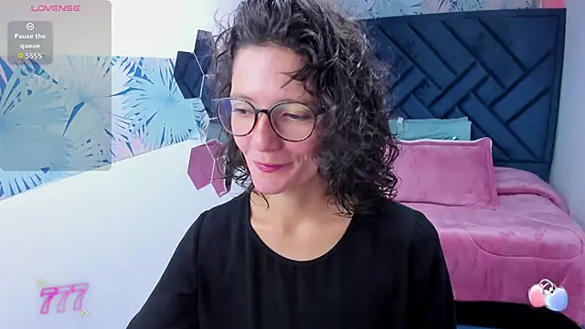 Snapshot of Valery_More__ chatting on April 30, 2026, 1:39 pm Valery More online show from April 30, 2026, 1:39 pm