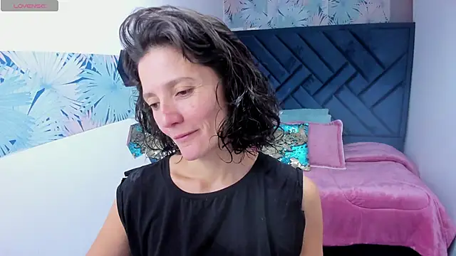 Snapshot of Valery_More__ chatting on May 4, 2026, 1:07 pm Valery More online show from May 4, 2026, 1:07 pm