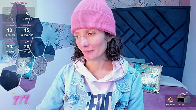 Snapshot of Valery_More__ chatting on May 21, 2026, 1:07 pm Valery More online show from May 21, 2026, 1:07 pm