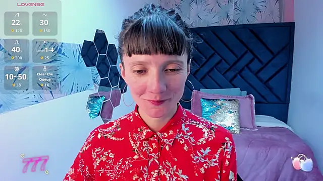 Snapshot of Valery_More__ chatting on May 23, 2026, 1:37 pm Valery More online show from May 23, 2026, 1:37 pm