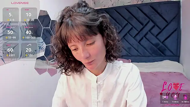Snapshot of Valery_More__ chatting on July 10, 2026, 2:19 pm Valery More online show from July 10, 2026, 2:19 pm