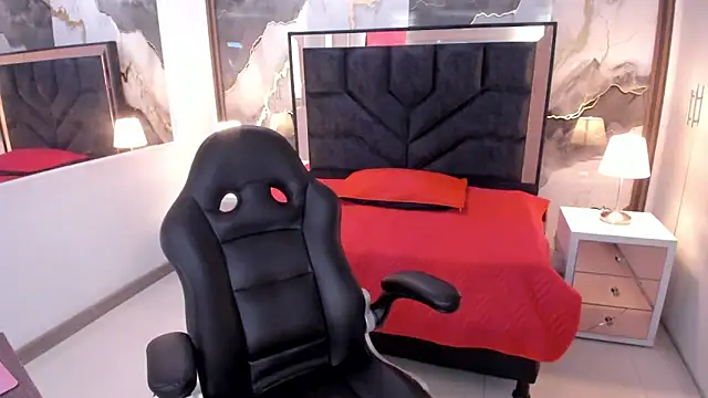 SusanVilla online show from April 11, 2026, 7:51 pm