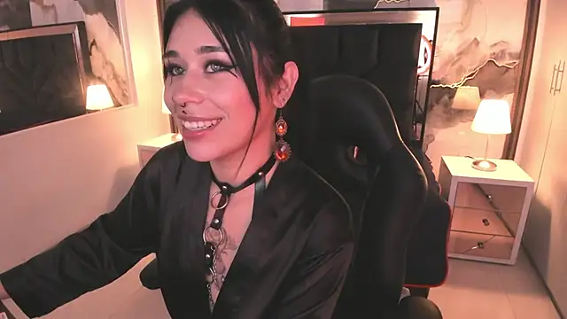 SusanVilla online show from May 14, 2026, 7:53 pm