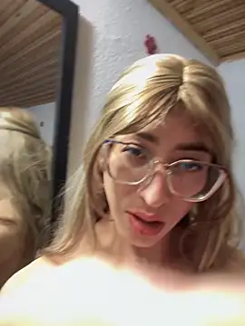 NICOLLE  12 online show from November 30, 2025, 2:15 am