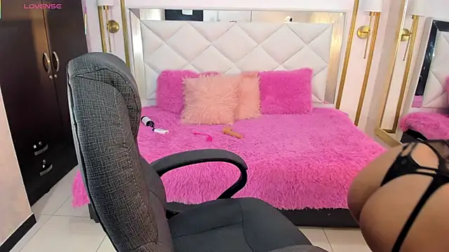 i kristi online show from October 18, 2025, 7:47 pm