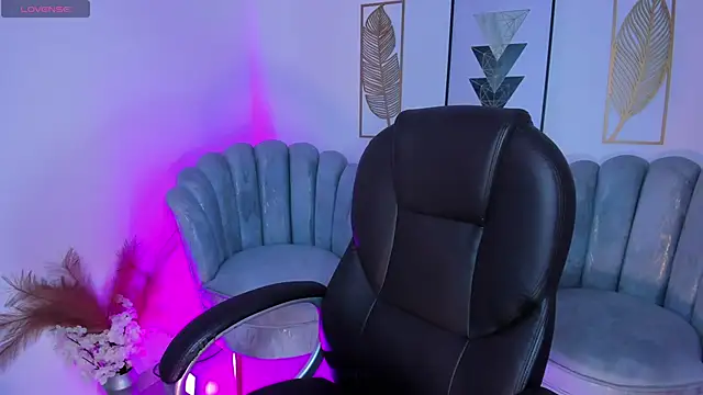 zharaa fox online show from March 3, 2026, 3:12 am