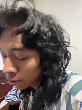 MadamLeRouge online show from November 14, 2025, 10:51 pm