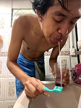 MadamLeRouge online show from December 5, 2025, 2:14 pm