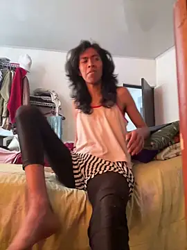MadamLeRouge online show from June 22, 2026, 2:58 pm