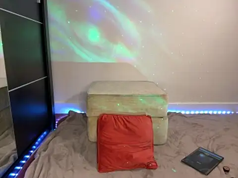 SaraNoir80 online show from November 20, 2025, 8:41 pm