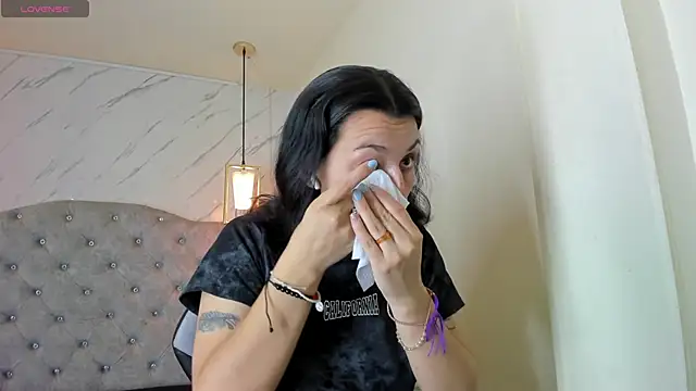 Iris  77 online show from October 6, 2025, 6:38 pm