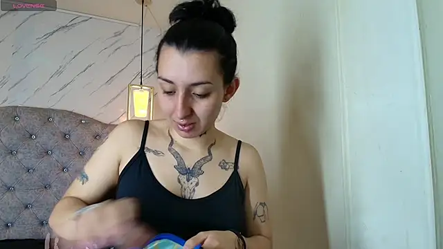 Iris  77 online show from October 10, 2025, 3:55 pm