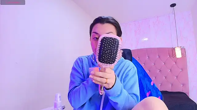 Iris  77 online show from October 11, 2025, 6:50 pm