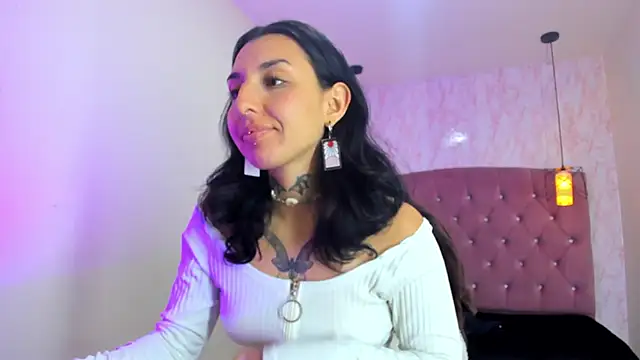 Iris  77 online show from October 24, 2025, 5:31 pm