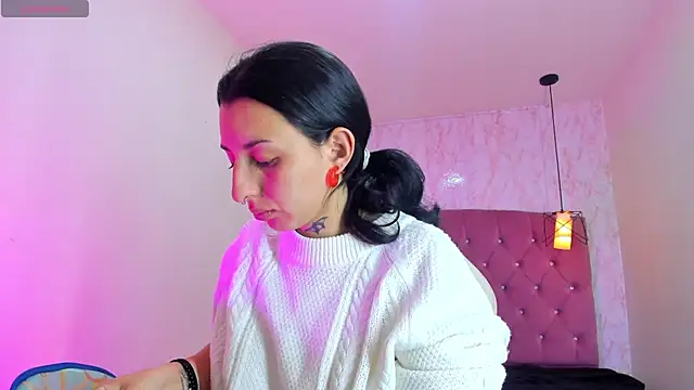 Iris  77 online show from November 13, 2025, 6:07 pm