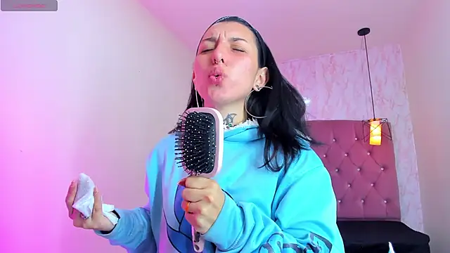 Iris  77 online show from November 24, 2025, 11:43 am