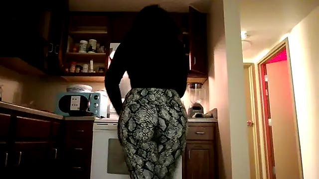 Snapshot of bellacagyal chatting on October 26, 2025, 11:31 pm bellacagyal online show from October 26, 2025, 11:31 pm